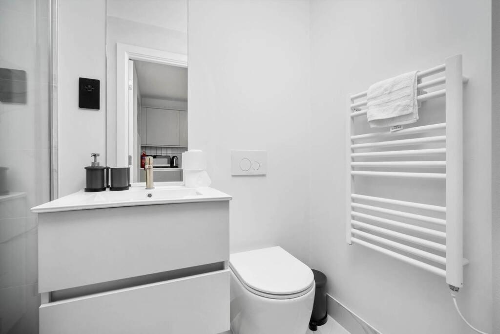 Stylish 2 Bedroom Apartment Close To Everything バーミンガム エクステリア 写真