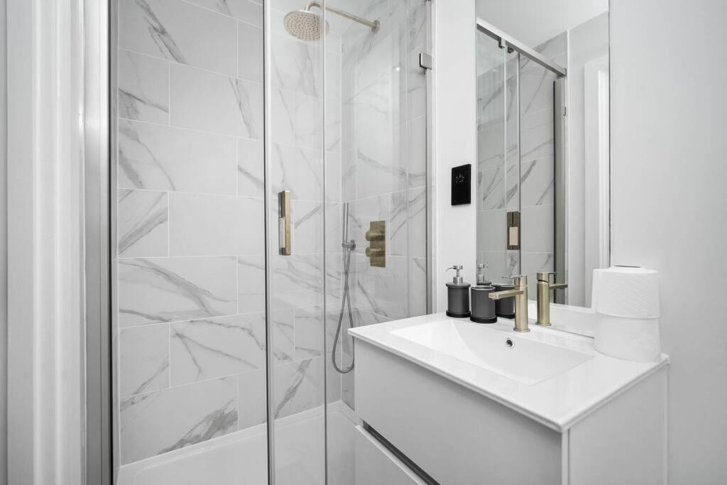 Stylish 2 Bedroom Apartment Close To Everything バーミンガム エクステリア 写真